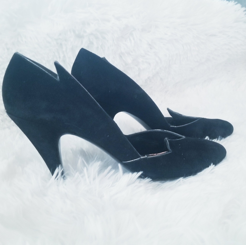 Mr. Seymour Vintage Classic Black Suede Cutout High Heel Pumps